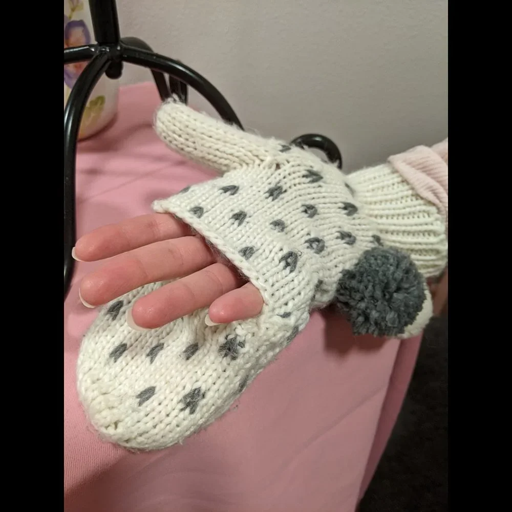Aerie Cream with Grey Hearts Hybrid Mitten Size OS - Picture 5 of 6